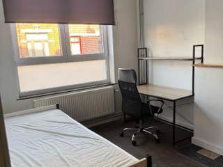 Chambre pour étudiant / 5 rooms house · 14 m², Liège, Rue Ambiorix