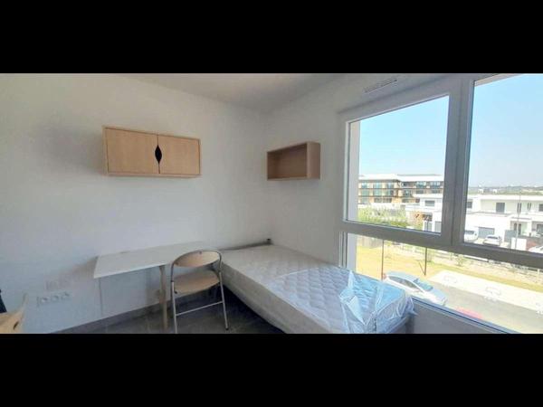 Colocation / Appartement 6 pièces de 129 m², Saint-Priest, Rue Odette Joyeux / Photo 2