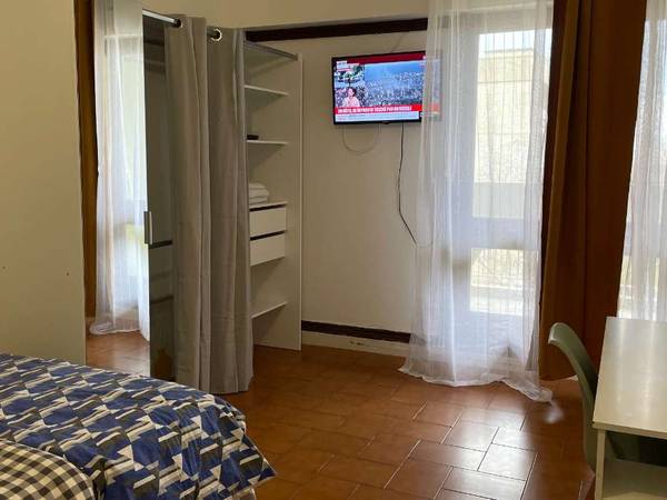 Colocation / Appartement 5 pièces de 105 m², Angoulême, Place des Essarts / Photo 2