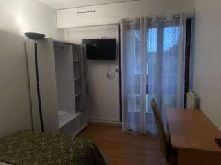 Colocation / 5 rooms apartment · 105 m², Angoulême, Place des Essarts