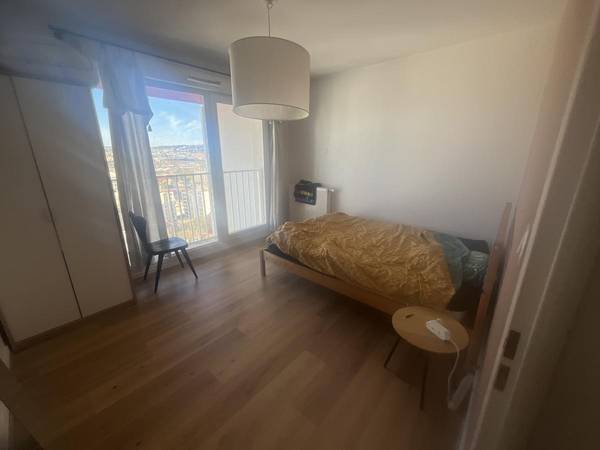 Colocation / Appartement 5 pièces de 100 m², Marseille, Quai du Lazaret / Photo 2