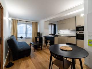 Room share, 3 rooms apartment, Avignon