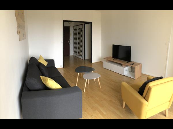 Colocation / Appartement 4 pièces de 77 m², Gradignan, Cours du General de Gaulle / Photo 2