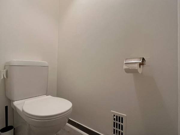 Sous-location / Appartement 6 pièces de 130 m², Genève, Rue Henry-Spiess / Photo 12