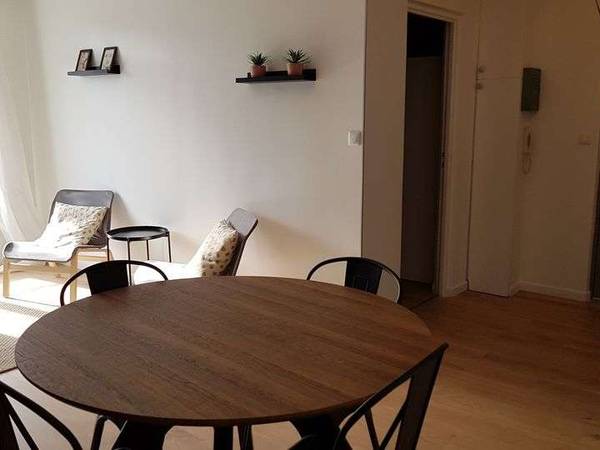 Colocation / Appartement 5 pièces de 86 m², Cenon, Rue Camille Pelletan / Photo 2