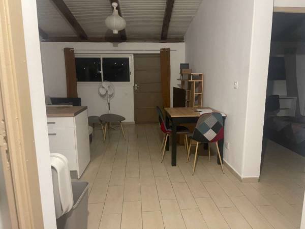 Colocation / Appartement 3 pièces de 42 m², Pointe-à-Pitre, Rue Barbès / Photo 6
