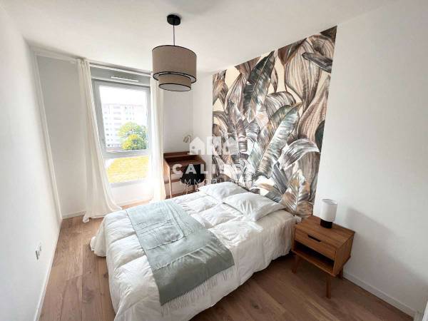 Location / Appartement 4 pièces de 80 m², Toulouse, Boulevard Silvio Trentin / Photo 7
