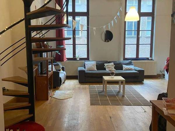 Colocation / Appartement 6 pièces de 90 m², Bruxelles, Rue de l'Étuve / Photo 2