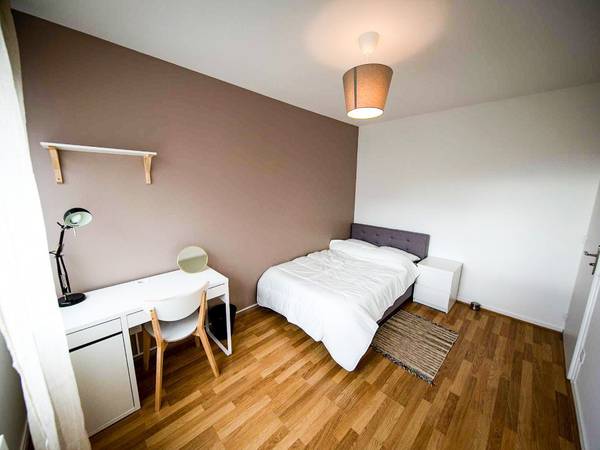 Colocation / Appartement 5 pièces de 83 m², Gaillard, Rue de la Paix / Photo 2
