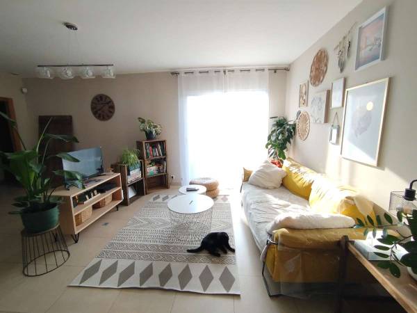 Sublet / 6-bedroom house · 130 m², Saint-Georges-sur-Moulon, Route de Charlay / Photo 3