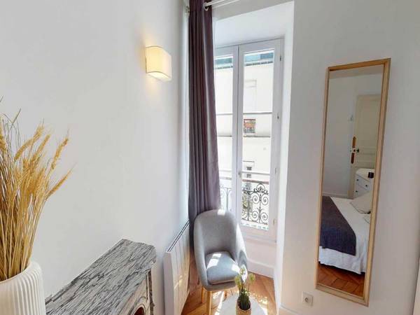 Colocation / Appartement 4 pièces de 80 m², Paris, Rue de Turin / Photo 2