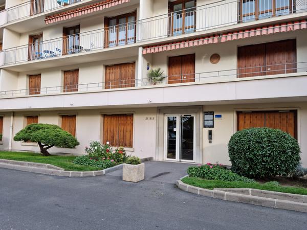 Colocation / Appartement 6 pièces de 105 m², Reims, avenue d'Epernay / Photo 4