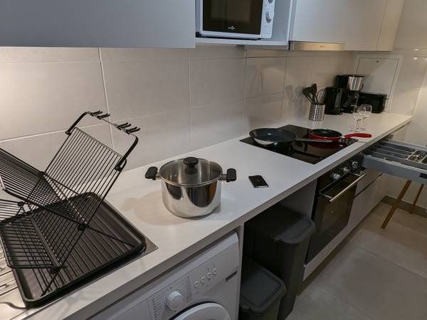 Colocation / Appartement 4 pièces de 79 m², Clichy, Rue Petit / Photo 2