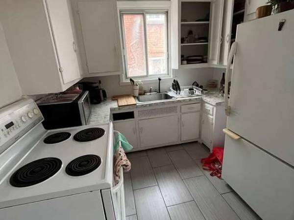 Colocation / Appartement 4 pièces de 70 m², Montréal, Avenue de Darlington / Photo 2