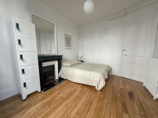 Chambre chez l'habitant / Appartement 1 pièce de 10 m², Paris, Rue Charles Nodier