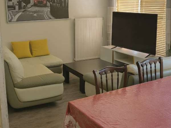 Colocation / Duplex 7 pièces de 136 m², Combs-la-Ville, Rue des Carneaux / Photo 2