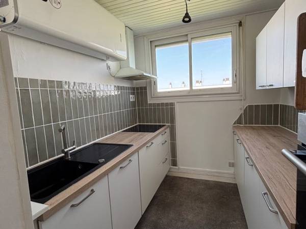 Location / Appartement 4 pièces de 65 m², Villenave-d'Ornon, Avenue du Maréchal Juin / Photo 2