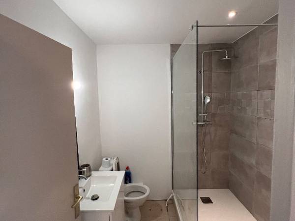 Colocation / Appartement 5 pièces de 100 m², Avignon, Avenue de Tarascon / Photo 2