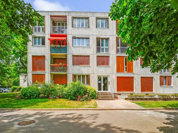 Colocation / Appartement 6 pièces de 100 m², Chilly-Mazarin, Square Montpensier / Photo 11