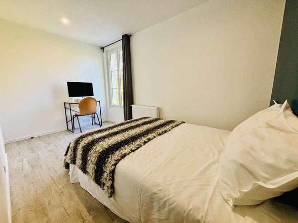Colocation / Maison 6 pièces de 160 m², Poissy, Avenue Emile Zola / Photo 13