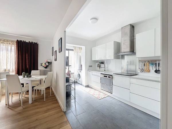 Colocation / Appartement 4 pièces de 73 m², Aix-en-Provence, Place de Narvik / Photo 2