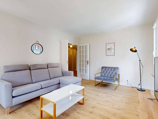 Colocation / Duplex 4 pièces de 83 m², Saint-Julien-en-Genevois, Avenue de Mossingen / Photo 2