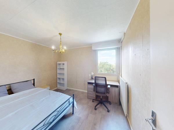 Colocation / Appartement 5 pièces de 98 m², Toulouse, Rue Georges Bernanos / Photo 2