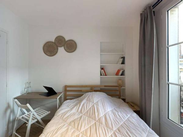 Flatsharing / 3-bedroom flat · 57 m², Paris, Rue des Cloys / Photo 2