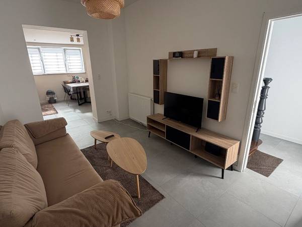 Colocation / Maison 9 pièces de 167 m², Charleroi, Rue Joseph Wauters / Photo 2