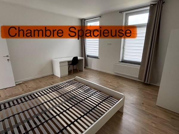 Colocation / Maison 9 pièces de 167 m², Charleroi, Rue Joseph Wauters / Photo 10