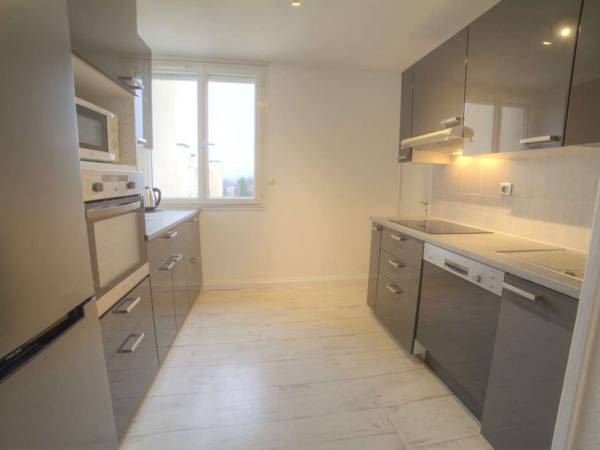 Colocation / Appartement 4 pièces de 81 m², Villeurbanne, Rue du 4 Août 1789 / Photo 4