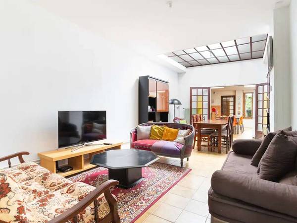 Location / Maison 8 pièces de 153 m², Roubaix, Avenue des Nations Unies / Photo 2