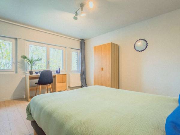 Colocation / Maison 10 pièces de 257 m², Alfortville, Rue de Rome / Photo 11