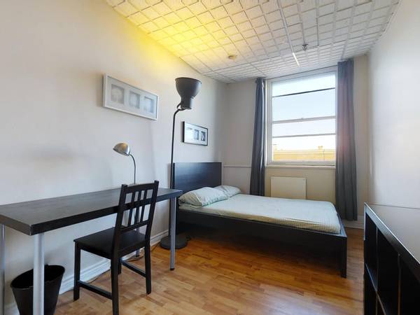 Colocation / Appartement 7 pièces de 150 m², Montréal / Photo 13