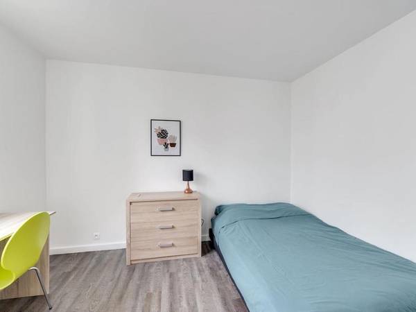 Colocation / Appartement 3 pièces de 80 m², Asnières-sur-Seine, Rue Emile Zola / Photo 2