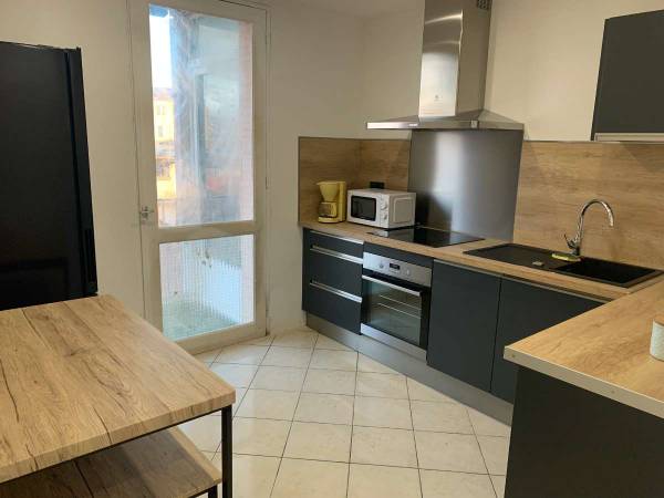 Colocation / Appartement 4 pièces de 93 m², Castres, Rue du Pont Biais / Photo 2