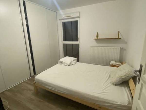 Colocation / Appartement 2 pièces de 60 m², Compiègne, Allée des Vestales / Photo 2