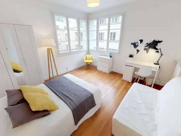 Colocation / Appartement 7 pièces de 92 m², Issy-les-Moulineaux, Rue Claude Matrat / Photo 2