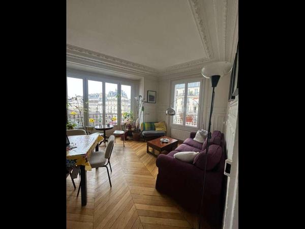 Chambre chez l'habitant / Appartement 4 pièces de 83 m², Paris, Avenue de la République / Photo 2