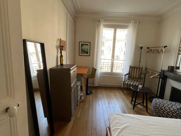 Chambre chez l'habitant / Appartement 4 pièces de 83 m², Paris, Avenue de la République / Photo 10