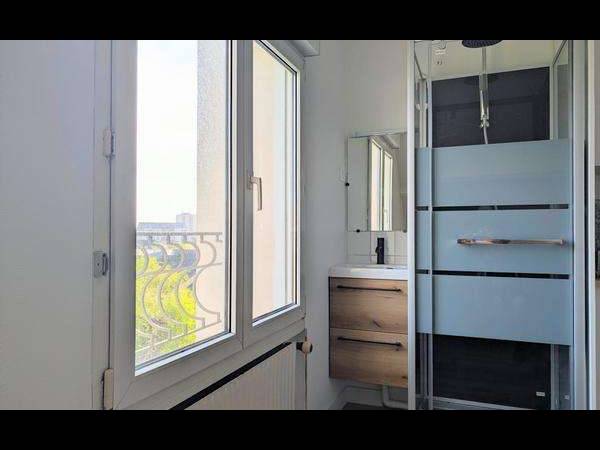 Location / Studio de 9 m², Rennes, Rue Montaigne / Photo 4