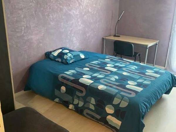 Location / Appartement 4 pièces de 80 m², Bordeaux, Allée Elsa Triolet / Photo 2