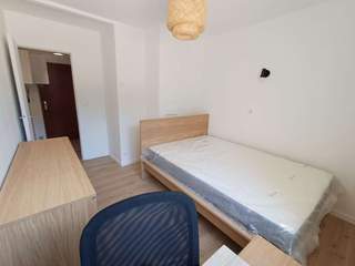 Room share, 7 rooms apartment, Angers