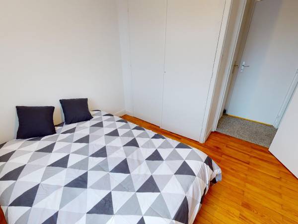 Colocation / Appartement 5 pièces de 77 m², Grenoble, Bis Rue Abbé Grégoire / Photo 2