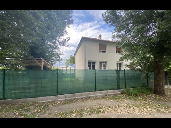 Colocation / Maison 5 pièces de 100 m², Nanterre, Avenue De La République / Photo 2