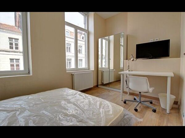 Colocation / Appartement 5 pièces de 72 m², Lille, Rue De Wazemmes / Photo 2