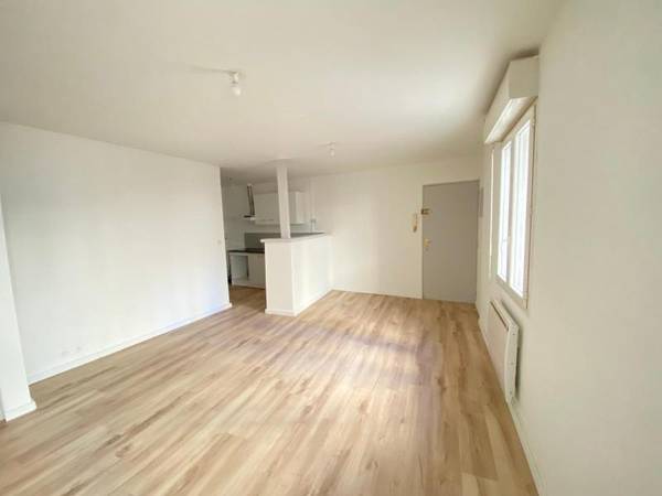 Location / Appartement 3 pièces de 64 m², Nîmes, Rue Saint Mathieu / Photo 2