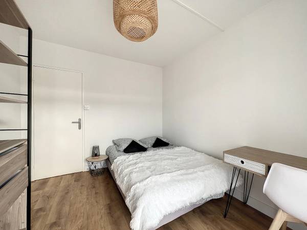 Colocation / Appartement 6 pièces de 100 m², Brest, Rue Richelieu / Photo 2