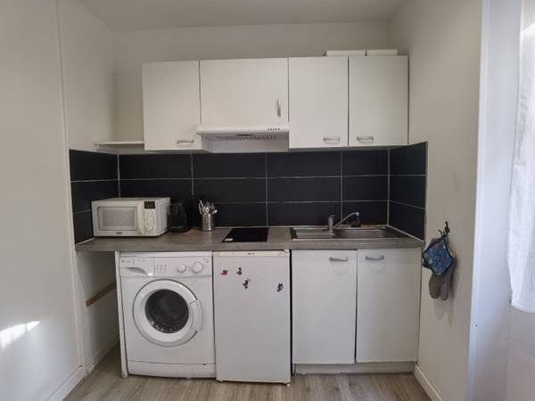 Location / Appartement 2 pièces de 20 m², Marseille, Rue du Petit Puits / Photo 2
