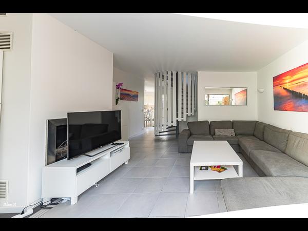 Colocation / Maison 8 pièces de 160 m², Cergy, Rue des Bocages Bruns / Photo 2